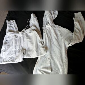 GymShark Gray Sweat Suit- Large